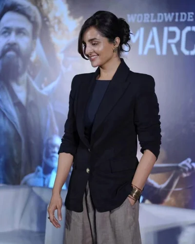 Manju warrier-emupran-Liji preman